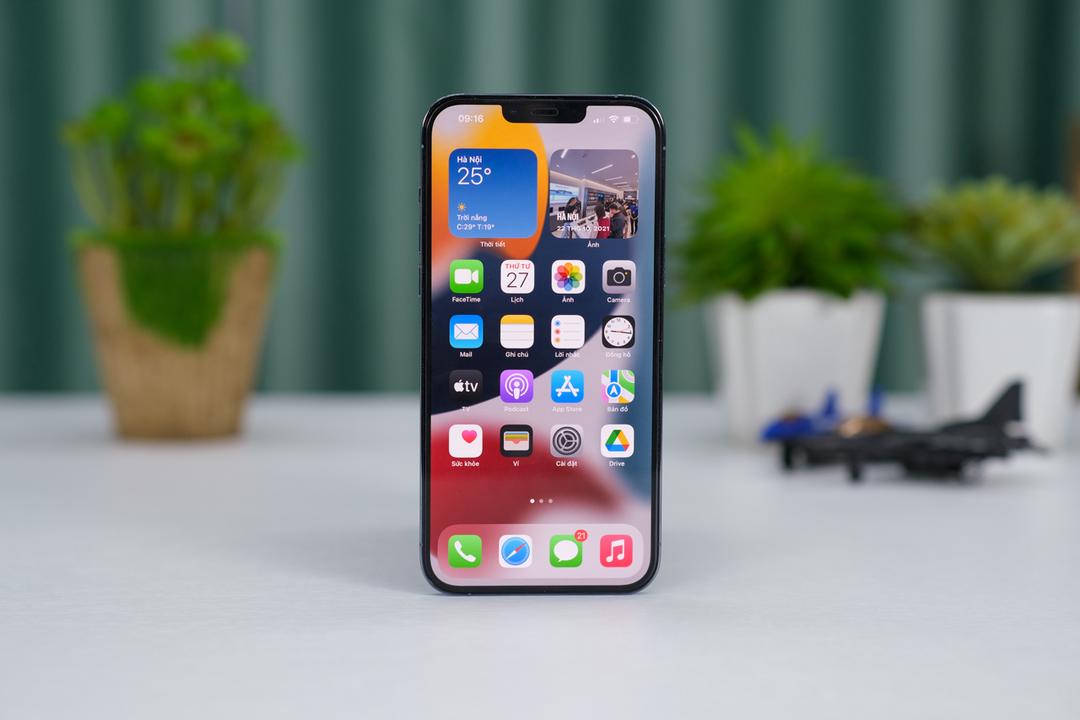 Đánh giá iPhone 13 Pro Max: Siêu phẩm không dành cho số đông Đánh giá iPhone 13 Pro Max: Siêu phẩm không dành cho số đông