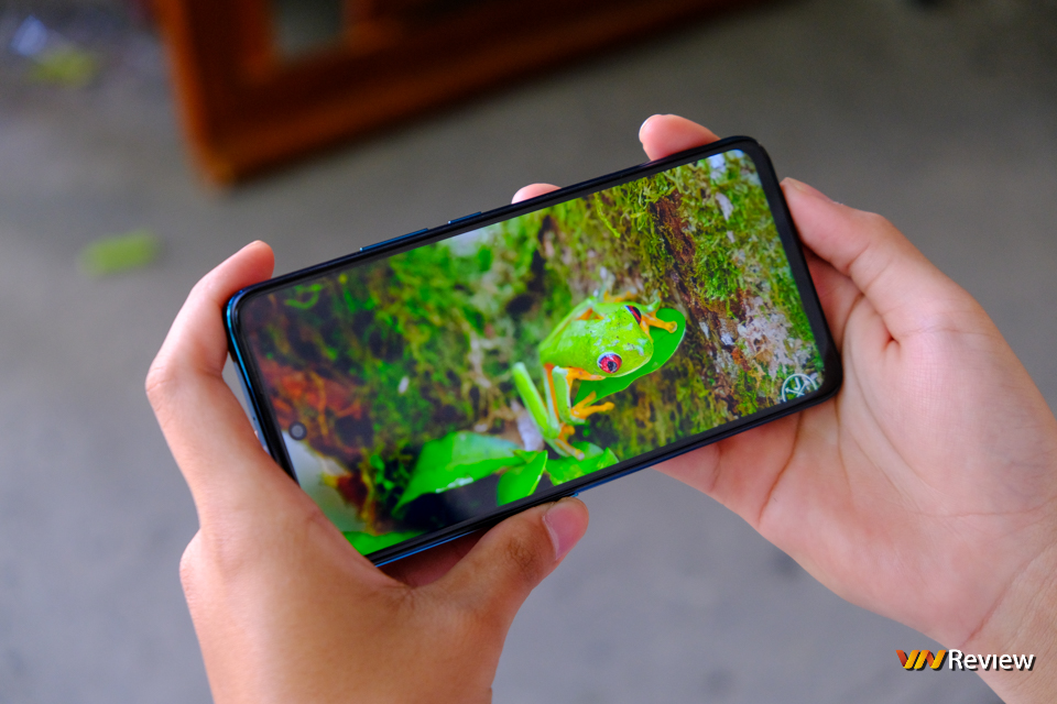 Mở hộp Bphone A60: “Smartphone quốc dân” mới của Bkav có gì? Mở hộp Bphone A60: “Smartphone quốc dân” mới của Bkav có gì?