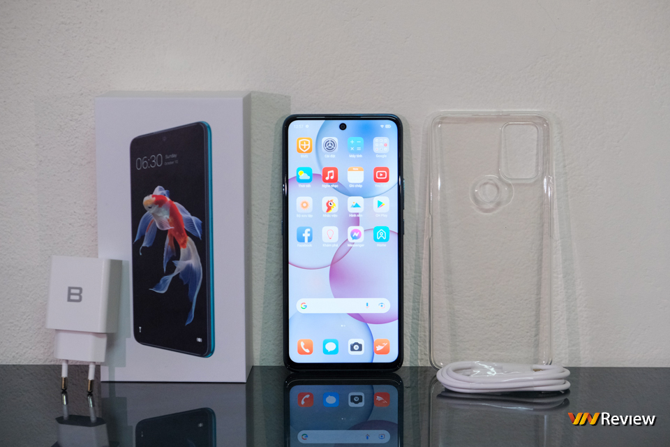 Mở hộp Bphone A60: “Smartphone quốc dân” mới của Bkav có gì? Mở hộp Bphone A60: “Smartphone quốc dân” mới của Bkav có gì?