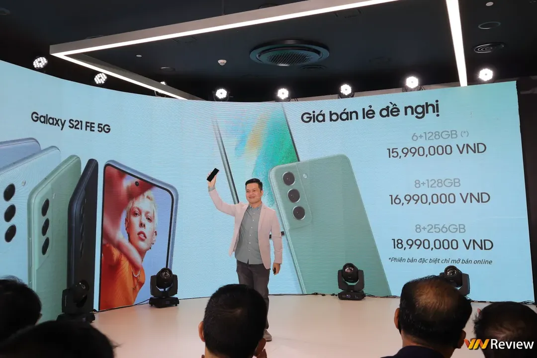 Trên tay Galaxy S21 FE 5G: tiếp nối chiến lược hướng đến fan, thiết kế lột xác so với đời trước Trên tay Galaxy S21 FE 5G: tiếp nối chiến lược hướng đến fan, thiết kế lột xác so với đời trước