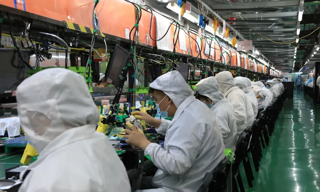 Foxconn thưởng công nhân lắp iPhone 1.470 USD nếu quay lại làm việc Foxconn thưởng công nhân lắp iPhone 1.470 USD nếu quay lại làm việc
