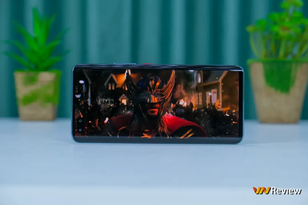 Mở hộp, trên tay nhanh Bphone A85 5G: Màn “lột xác” ngoạn mục về thiết kế Mở hộp, trên tay nhanh Bphone A85 5G: Màn “lột xác” ngoạn mục về thiết kế