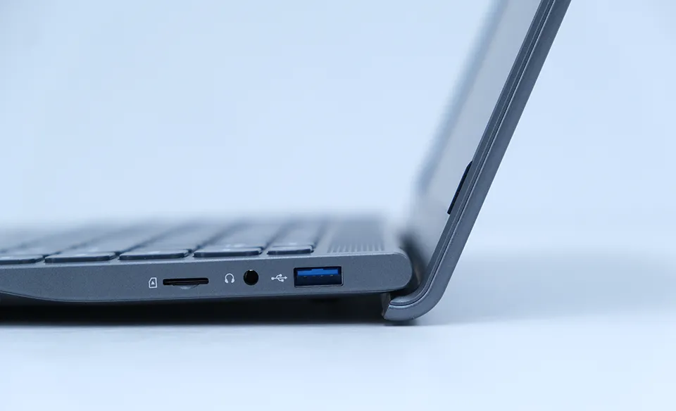 Trên tay 2 laptop cho học sinh cấp 1 và cấp 2 Trên tay 2 laptop cho học sinh cấp 1 và cấp 2