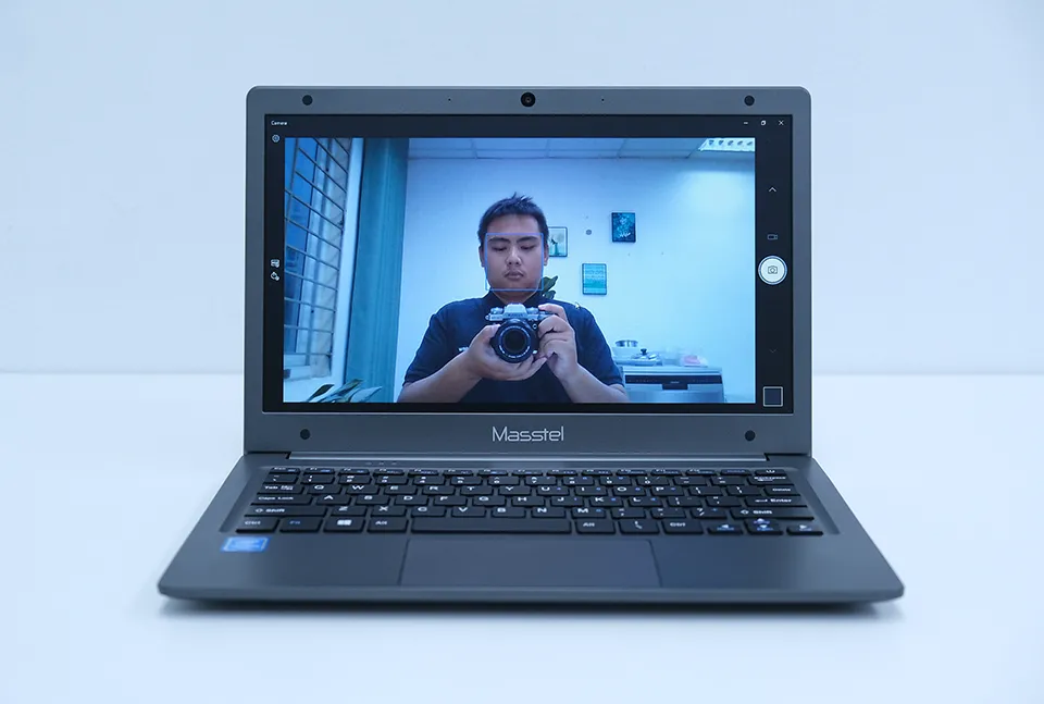 Trên tay 2 laptop cho học sinh cấp 1 và cấp 2 Trên tay 2 laptop cho học sinh cấp 1 và cấp 2