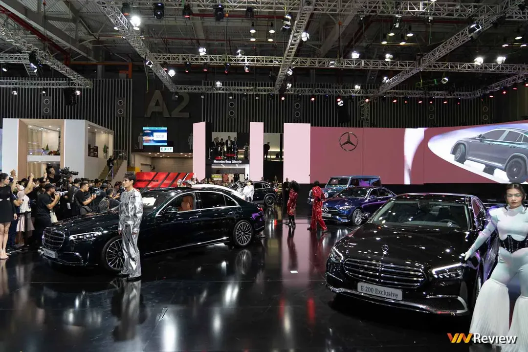 Triển lãm ô tô lớn nhất Việt Nam - Vietnam Motor Show 2022 chính thức khai mạc: hàng loạt xe điện trình làng Triển lãm ô tô lớn nhất Việt Nam - Vietnam Motor Show 2022 chính thức khai mạc: hàng loạt xe điện trình làng