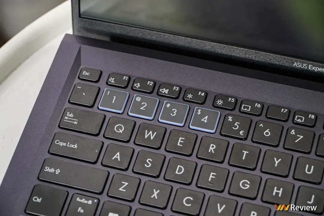 Đánh giá Asus ExpertBook B1 2022: laptop “chuẩn bài” cho doanh nghiệp vừa và nhỏ Đánh giá Asus ExpertBook B1 2022: laptop “chuẩn bài” cho doanh nghiệp vừa và nhỏ