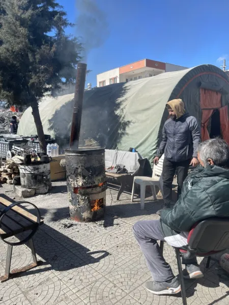 Chạy đua với thời gian để cứu nạn nhân động đất Chạy đua với thời gian để cứu nạn nhân động đất