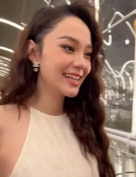Mẹ bầu Minh Hằng xuất hiện tươi rói, nhắn nhủ chị em đừng ngại chuyện đông lạnh trứng Mẹ bầu Minh Hằng xuất hiện tươi rói, nhắn nhủ chị em đừng ngại chuyện đông lạnh trứng