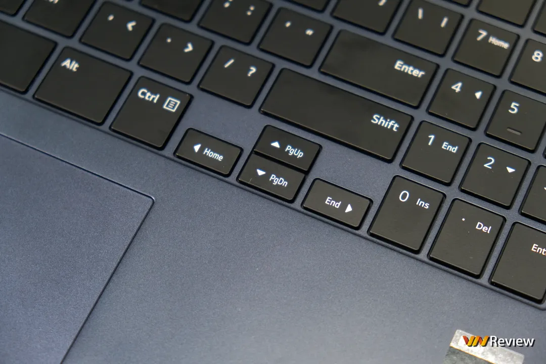 Đánh giá LG gram SuperSlim: nâng tầm cuộc chơi ultrabook siêu mỏng nhẹ Đánh giá LG gram SuperSlim: nâng tầm cuộc chơi ultrabook siêu mỏng nhẹ