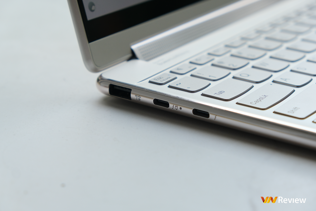 Đánh giá Lenovo Yoga 9i Gen 8 (2023): Laptop 2-trong-1 tiệm cận sự hoàn hảo Đánh giá Lenovo Yoga 9i Gen 8 (2023): Laptop 2-trong-1 tiệm cận sự hoàn hảo