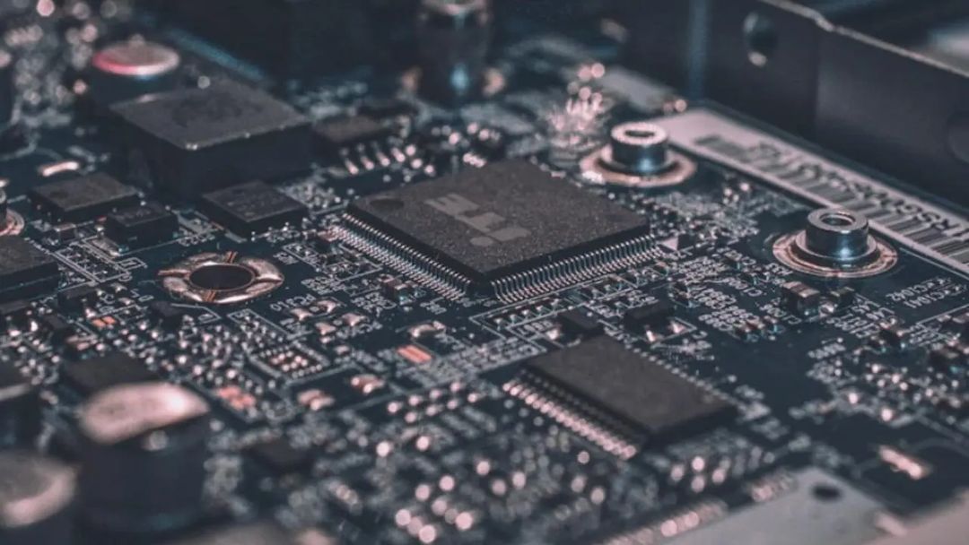 Chip máy tính và hệ điều hành Windows của Mỹ “hết đường sống” ở Trung Quốc Chip máy tính và hệ điều hành Windows của Mỹ “hết đường sống” ở Trung Quốc