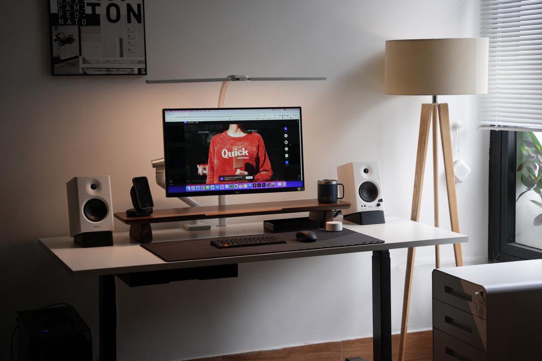 Lần đầu tiên HyperWork ra mắt thiết bị chiếu sáng đèn LED kẹp bàn Luna: Chân thực, tiện lợi và đa năng  Lần đầu tiên HyperWork ra mắt thiết bị chiếu sáng đèn LED kẹp bàn Luna: Chân thực, tiện lợi và đa năng