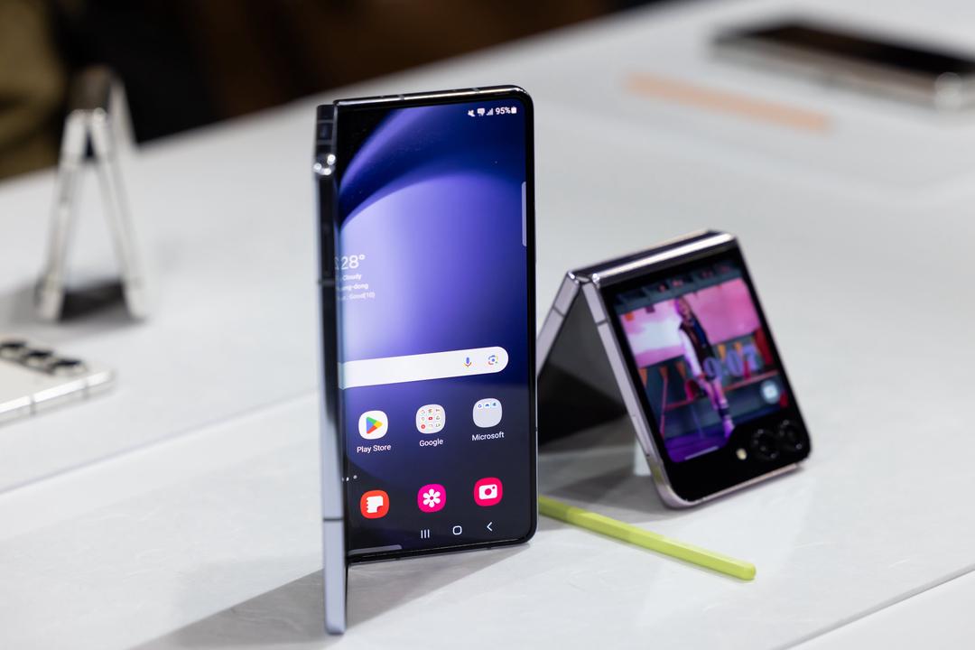 Samsung đặt mục tiêu xuất xưởng hơn 50 triệu smartphone cao cấp Galaxy S và dòng màn hình gập Samsung đặt mục tiêu xuất xưởng hơn 50 triệu smartphone cao cấp Galaxy S và dòng màn hình gập