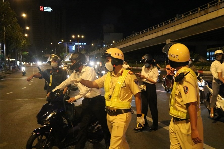 Vi phạm nồng độ cồn, bị tước giấy phép lái xe máy thì có được tiếp tục lái ô tô? Vi phạm nồng độ cồn, bị tước giấy phép lái xe máy thì có được tiếp tục lái ô tô?