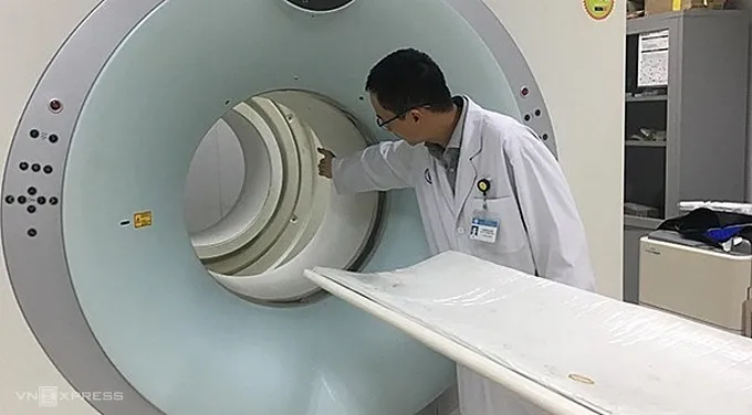 Máy chụp PET CT triệu đô ngừng hoạt động do thiếu thuốc phóng xạ, ai thiệt? Máy chụp PET CT triệu đô ngừng hoạt động do thiếu thuốc phóng xạ, ai thiệt?