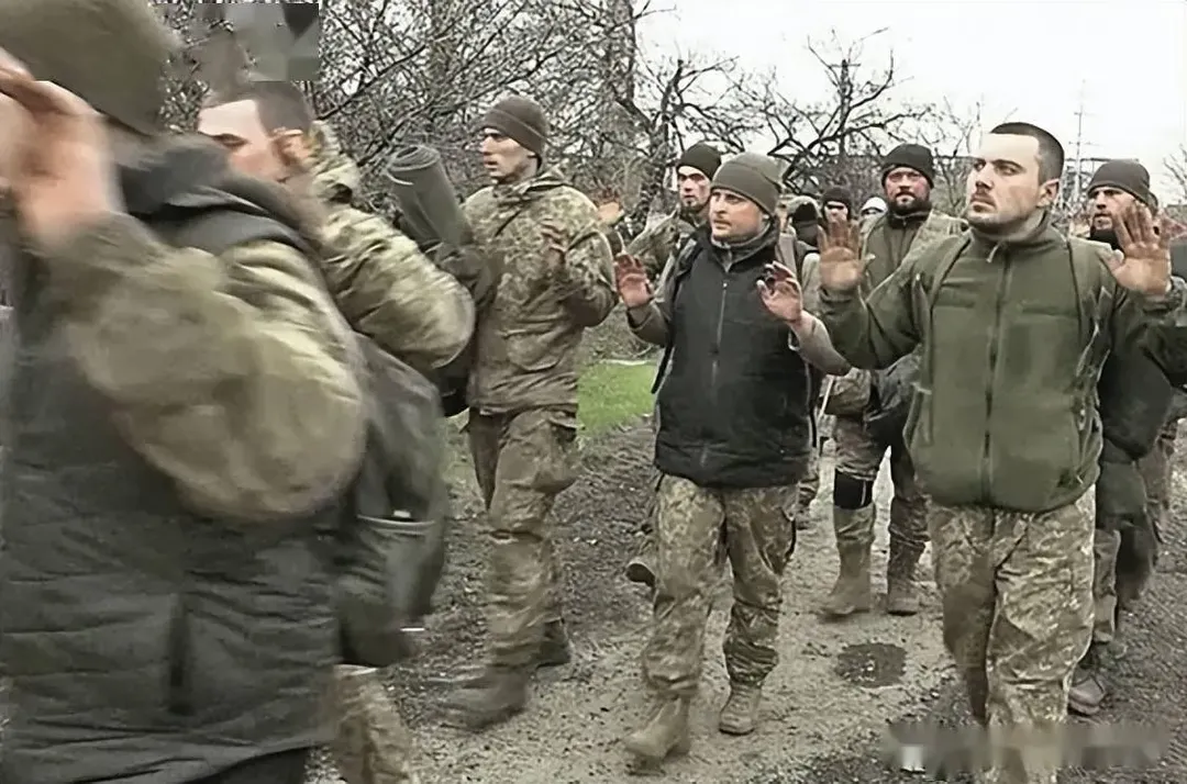 4 lý do Tổng thống Zelensky có thể muốn tiêu trừ tiểu đoàn Azov hơn cả quân Nga 4 lý do Tổng thống Zelensky có thể muốn tiêu trừ tiểu đoàn Azov hơn cả quân Nga