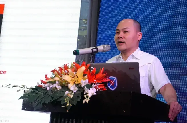 “Soi” phát biểu data centric của CEO Nguyễn Tử Quảng “Soi” phát biểu data centric của CEO Nguyễn Tử Quảng