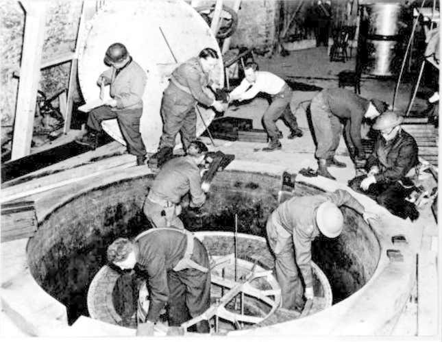 Khối Uranium bí ẩn trong phòng thí nghiệm Mỹ có thể là của Đức Quốc xã Khối Uranium bí ẩn trong phòng thí nghiệm Mỹ có thể là của Đức Quốc xã