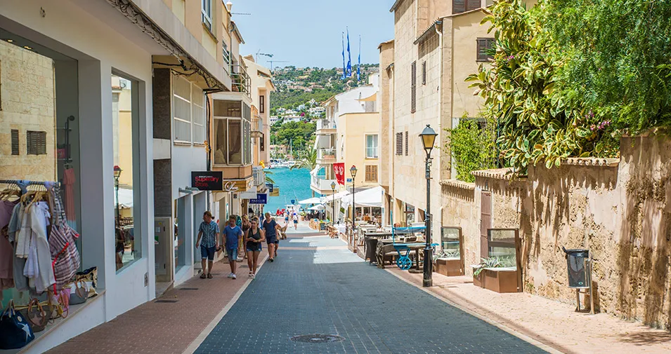 2 nghệ sĩ nổi tiếng Việt Nam bị tố cưỡng hiếp thiếu nữ 17 tuổi ở Tây Ban Nha 2 nghệ sĩ nổi tiếng Việt Nam bị tố cưỡng hiếp thiếu nữ 17 tuổi ở Tây Ban Nha