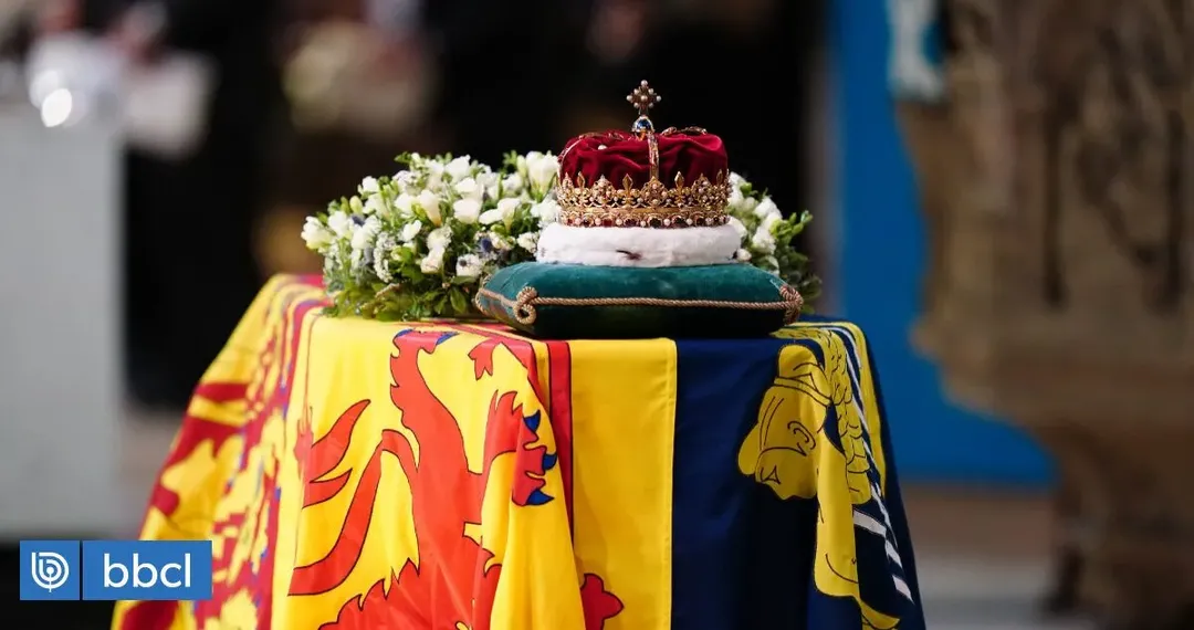Những chi tiết đáng kinh ngạc về quan tài của Nữ hoàng Elizabeth: Lót chì, nặng hơn 1/4 tấn Những chi tiết đáng kinh ngạc về quan tài của Nữ hoàng Elizabeth: Lót chì, nặng hơn 1/4 tấn
