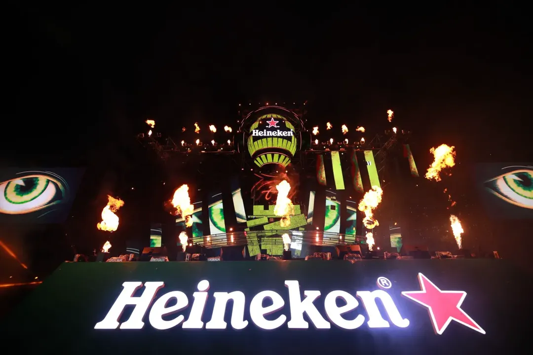 Bùng nổ Heineken Refresh Your Music – đại nhạc hội EDM và khinh khí cầu tại Việt Nam với tầm cỡ quốc tế Bùng nổ Heineken Refresh Your Music – đại nhạc hội EDM và khinh khí cầu tại Việt Nam với tầm cỡ quốc tế