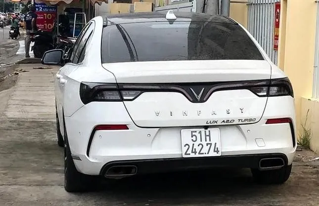 Anna Bắc Giang bị khởi tố và “bế” lên đồn vì tội lừa đảo, anh Hiếu cũng đứng ra tố cáo! Anna Bắc Giang bị khởi tố và “bế” lên đồn vì tội lừa đảo, anh Hiếu cũng đứng ra tố cáo!