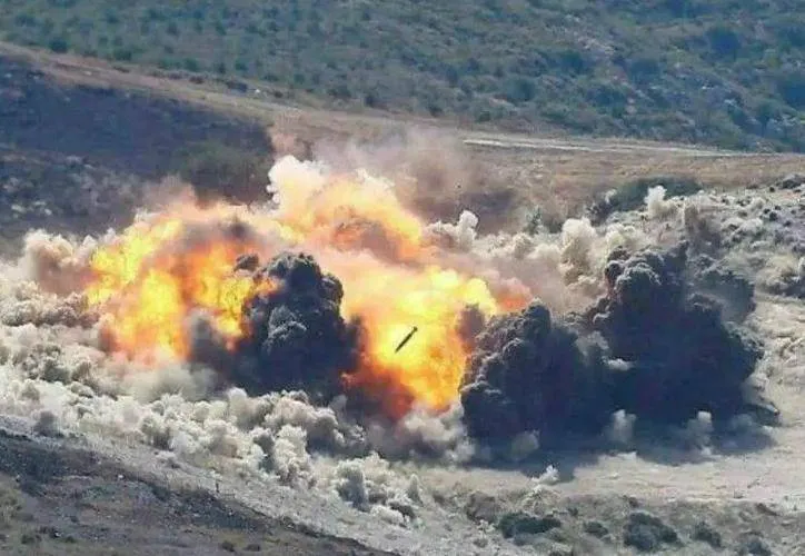 Quân đội Ukraine dùng bom chùm tấn công dân thường, Nga ăn miếng trả miếng, ném bom nhiệt áp để bốc hơi xe chở quân Ukraine Quân đội Ukraine dùng bom chùm tấn công dân thường, Nga ăn miếng trả miếng, ném bom nhiệt áp để bốc hơi xe chở quân Ukraine