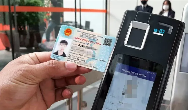 Người dân có bắt buộc phải làm định danh điện tử hay không? Người dân có bắt buộc phải làm định danh điện tử hay không?