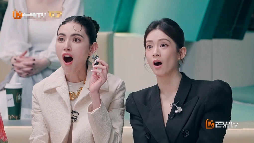 Suni Hạ Linh gây ngỡ ngàng khi đu dây cao tới 10m ở show Đạp gió Trung Quốc Suni Hạ Linh gây ngỡ ngàng khi đu dây cao tới 10m ở show Đạp gió Trung Quốc