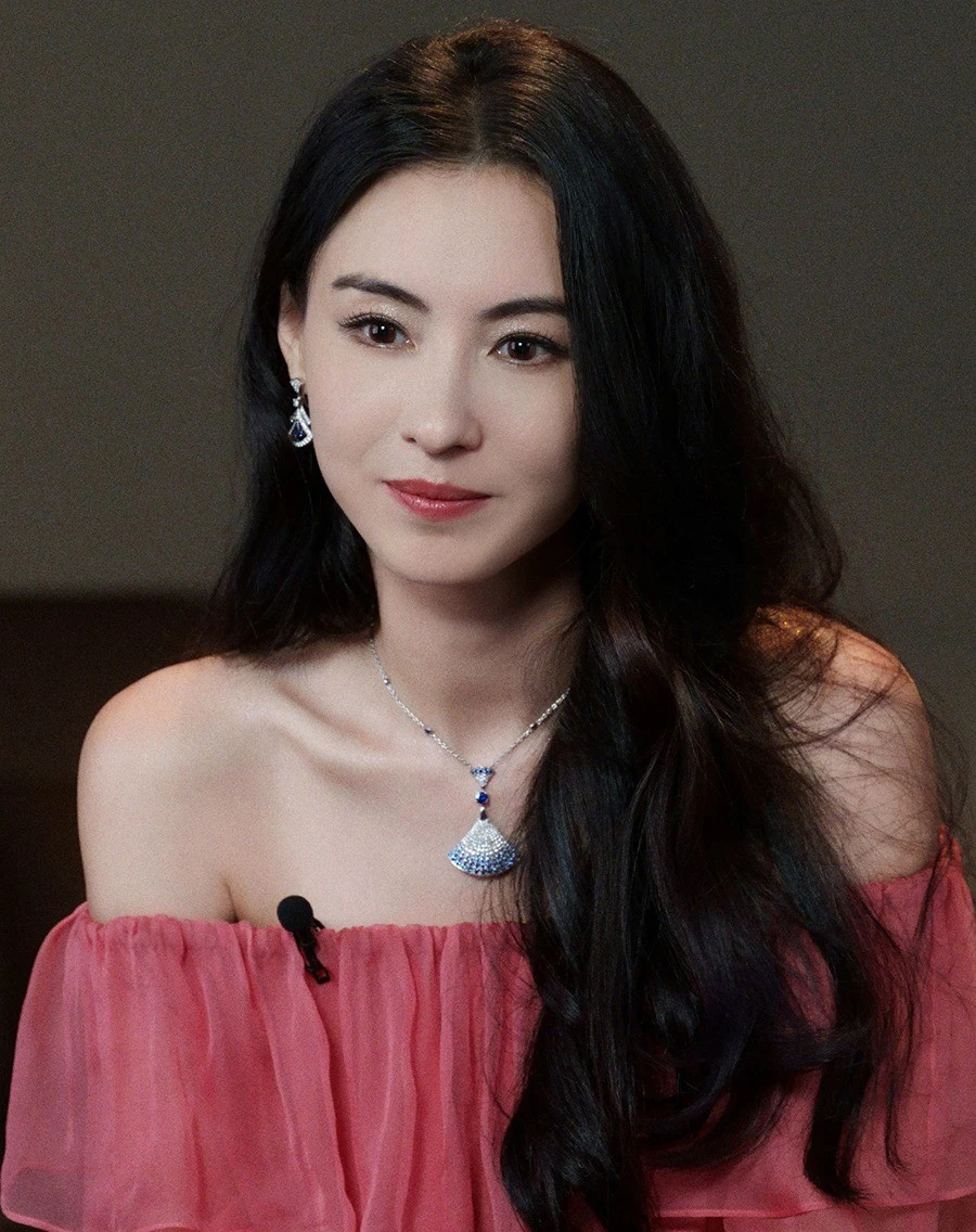 Vì sao hai nữ diễn viên chẳng họ hàng gì lại có tên trong di chúc của Châu Tinh Trì? Vì sao hai nữ diễn viên chẳng họ hàng gì lại có tên trong di chúc của Châu Tinh Trì?