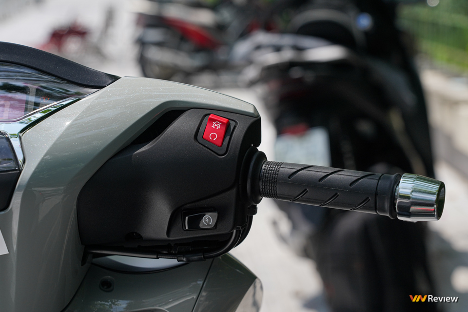 SH350i cận cảnh tại Hà Nội, động cơ mạnh hơn bổ sung nhiều công nghệ mới SH350i cận cảnh tại Hà Nội, động cơ mạnh hơn bổ sung nhiều công nghệ mới