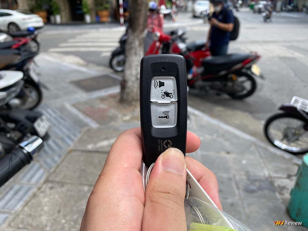 SH350i cận cảnh tại Hà Nội, động cơ mạnh hơn bổ sung nhiều công nghệ mới SH350i cận cảnh tại Hà Nội, động cơ mạnh hơn bổ sung nhiều công nghệ mới