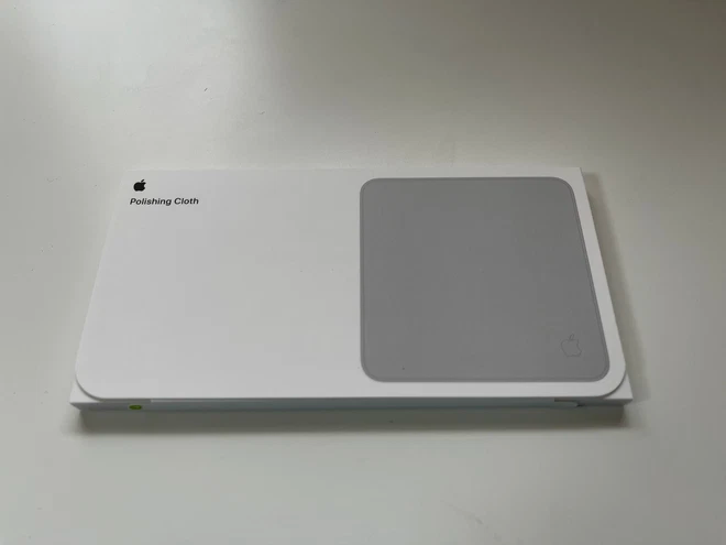 Trên tay khăn lau màn hình Apple giá hơn 400 nghìn: hộp rất hoành tá tràng, có cả tiếng Việt Trên tay khăn lau màn hình Apple giá hơn 400 nghìn: hộp rất hoành tá tràng, có cả tiếng Việt