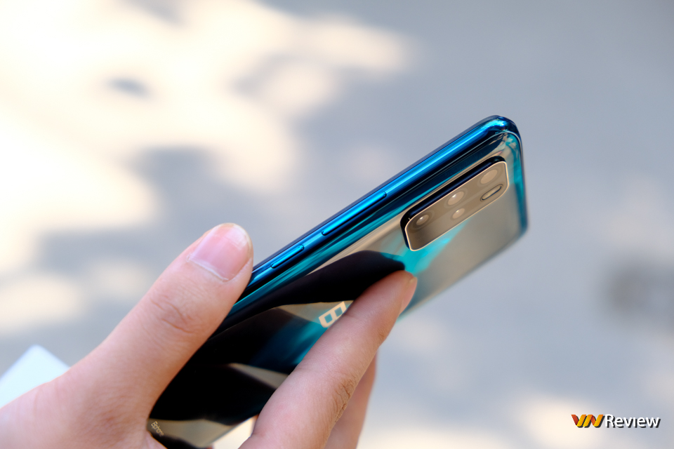 Mở hộp Bphone A60: “Smartphone quốc dân” mới của Bkav có gì? Mở hộp Bphone A60: “Smartphone quốc dân” mới của Bkav có gì?