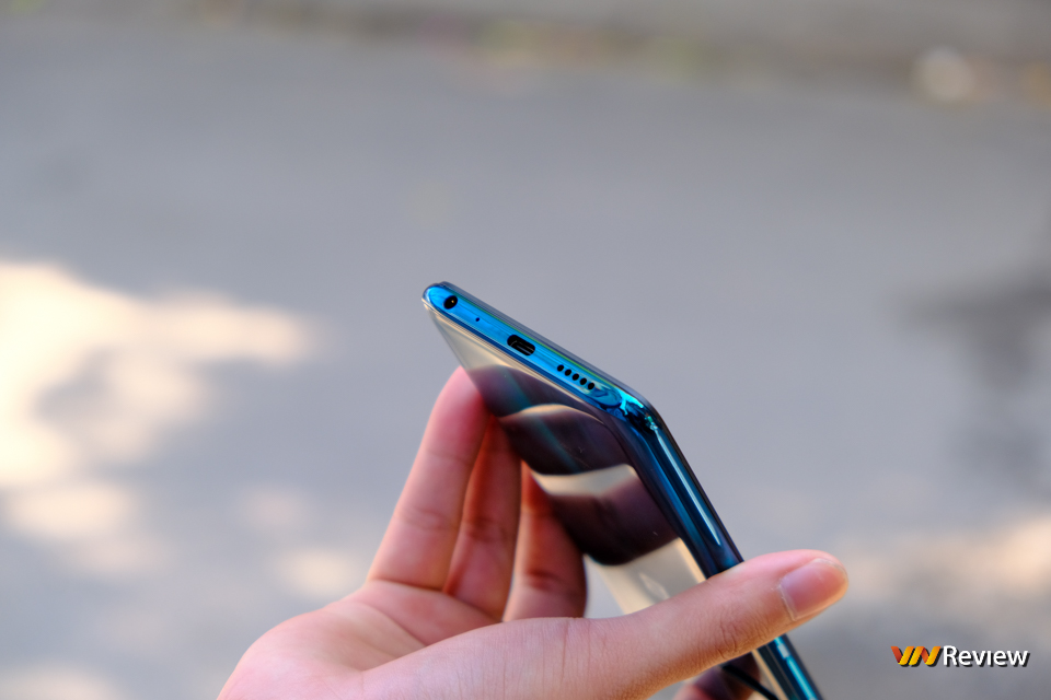 Mở hộp Bphone A60: “Smartphone quốc dân” mới của Bkav có gì? Mở hộp Bphone A60: “Smartphone quốc dân” mới của Bkav có gì?