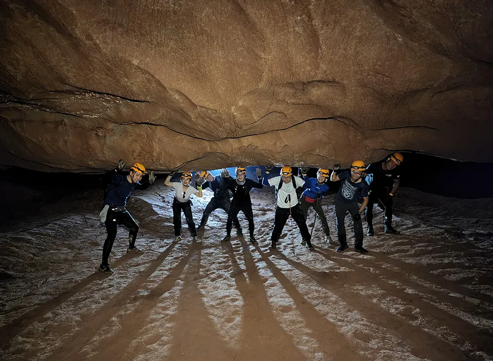 Hai ngày trekking hang Over và Pygmy khổng lồ vẫn còn ít người biết đến ở Quảng Bình Hai ngày trekking hang Over và Pygmy khổng lồ vẫn còn ít người biết đến ở Quảng Bình