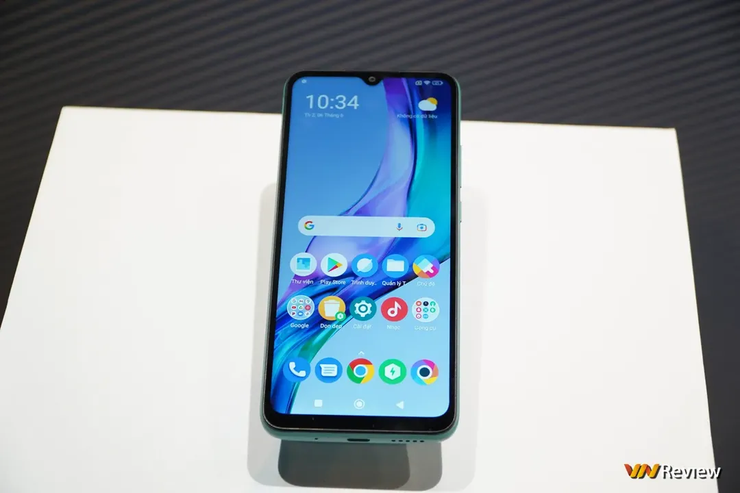 POCO C40 trình làng tại Việt Nam: lưng giả da, pin 6.000 mAh, chip lạ, giá 3,49 triệu đồng POCO C40 trình làng tại Việt Nam: lưng giả da, pin 6.000 mAh, chip lạ, giá 3,49 triệu đồng