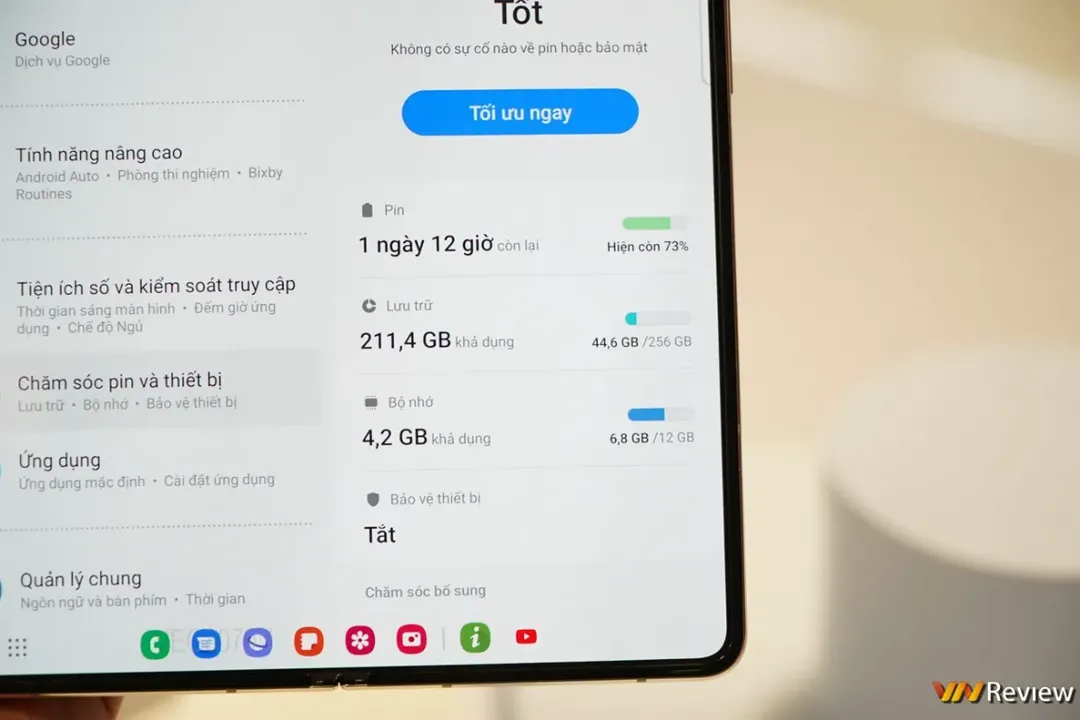 Trên tay Galaxy Z Fold 4: Bình không đổi nhiều nhưng rượu đã thơm hơn Trên tay Galaxy Z Fold 4: Bình không đổi nhiều nhưng rượu đã thơm hơn