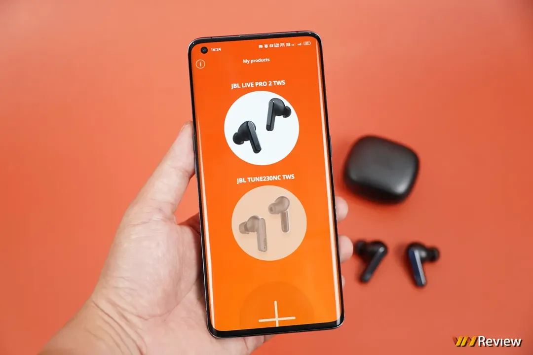Đánh giá JBL Live Pro 2: nâng cấp lớn cả về chống ồn, chất âm lẫn thời lượng pin Đánh giá JBL Live Pro 2: nâng cấp lớn cả về chống ồn, chất âm lẫn thời lượng pin