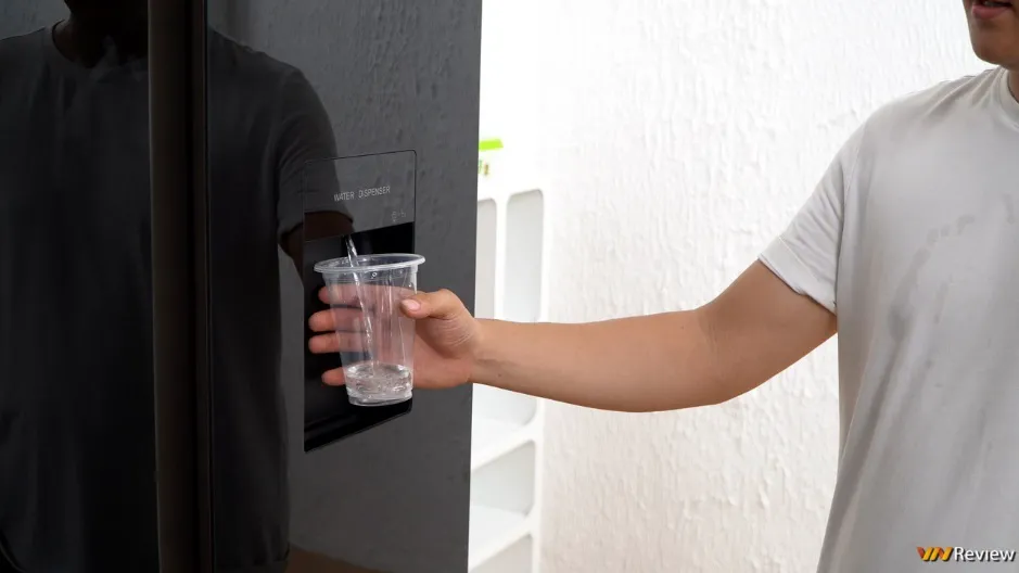 Trải nghiệm tủ lạnh 4 cửa Aqua IGW525: thiết kế hiện đại, nhiều tiện ích Trải nghiệm tủ lạnh 4 cửa Aqua IGW525: thiết kế hiện đại, nhiều tiện ích