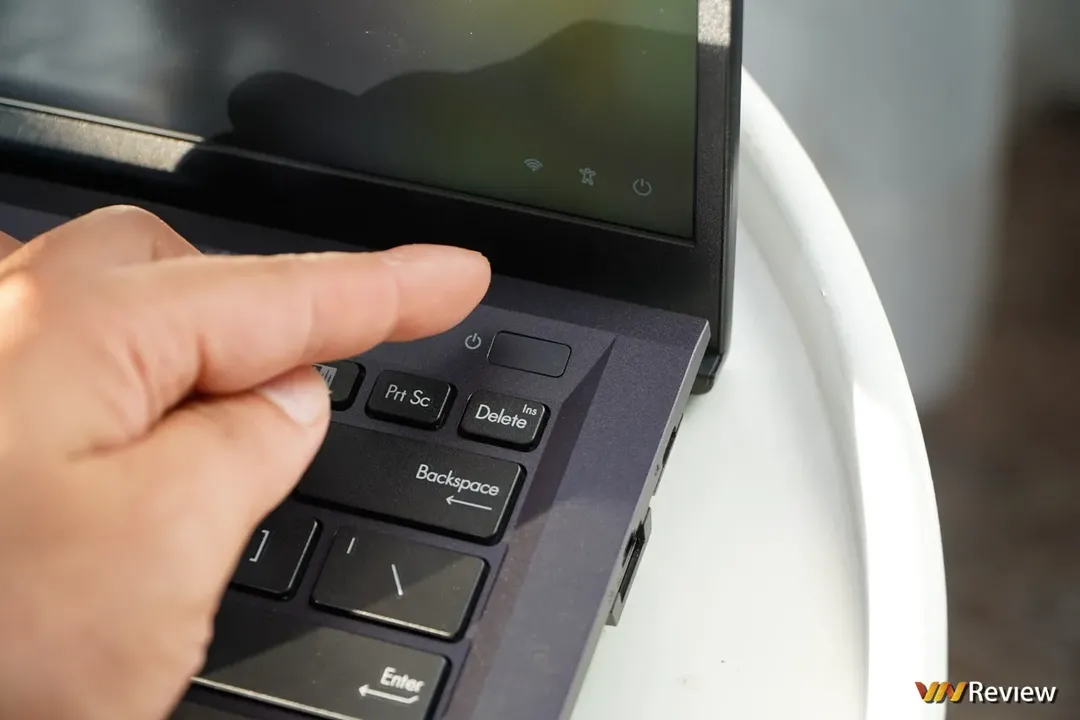 Đánh giá Asus ExpertBook B1 2022: laptop “chuẩn bài” cho doanh nghiệp vừa và nhỏ Đánh giá Asus ExpertBook B1 2022: laptop “chuẩn bài” cho doanh nghiệp vừa và nhỏ