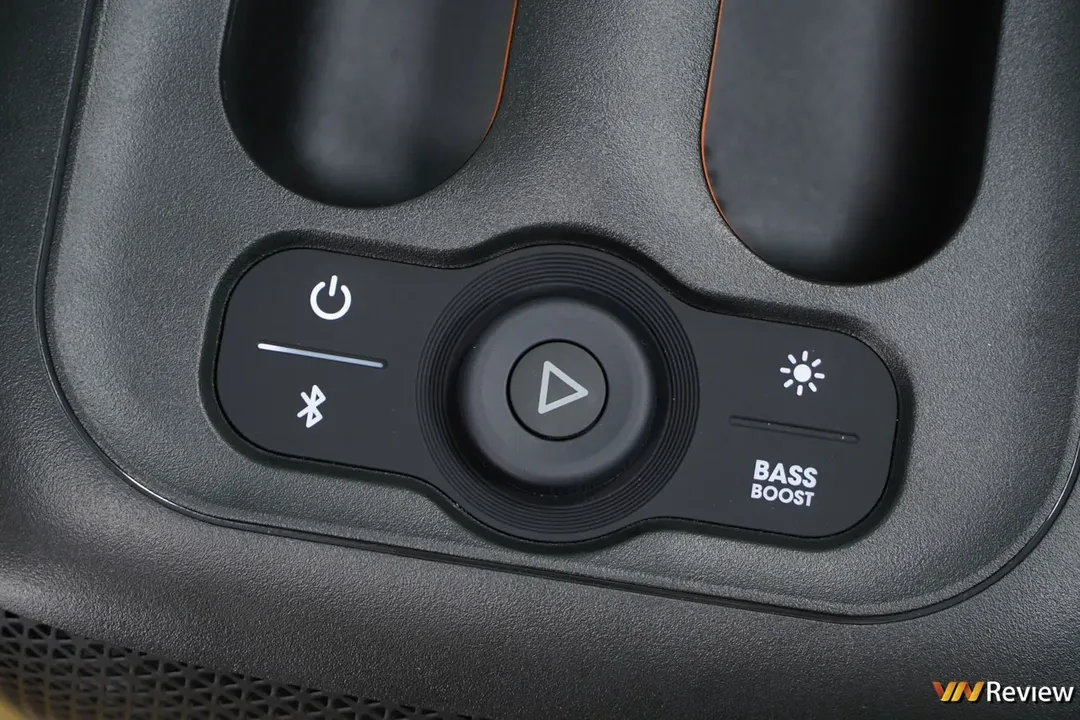 Đánh giá JBL PartyBox Encore: loa karaoke di động nhỏ gọn đủ món ăn chơi   Đánh giá JBL PartyBox Encore: loa karaoke di động nhỏ gọn đủ món ăn chơi