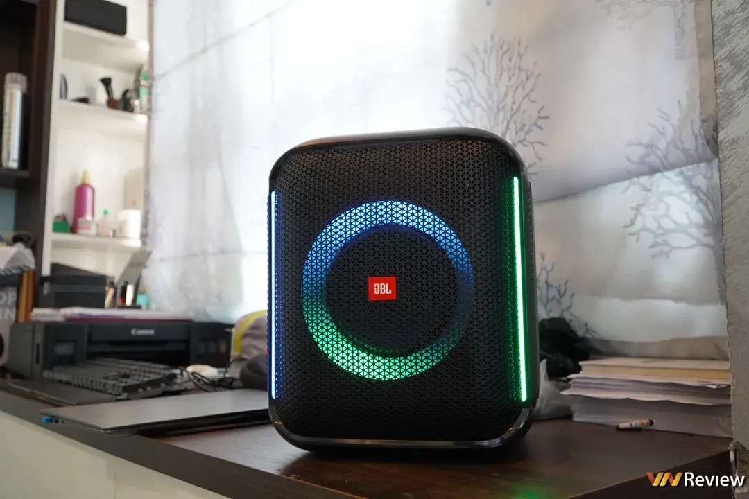 Đánh giá JBL PartyBox Encore: loa karaoke di động nhỏ gọn đủ món ăn chơi   Đánh giá JBL PartyBox Encore: loa karaoke di động nhỏ gọn đủ món ăn chơi