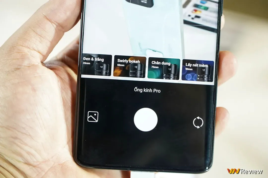 Trên tay Xiaomi 13 Pro - smartphone gần 30 triệu đồng của Xiaomi vừa ra mắt tại Việt Nam, chụp thử camera Leica xem có như lời đồn Trên tay Xiaomi 13 Pro - smartphone gần 30 triệu đồng của Xiaomi vừa ra mắt tại Việt Nam, chụp thử camera Leica xem có như lời đồn