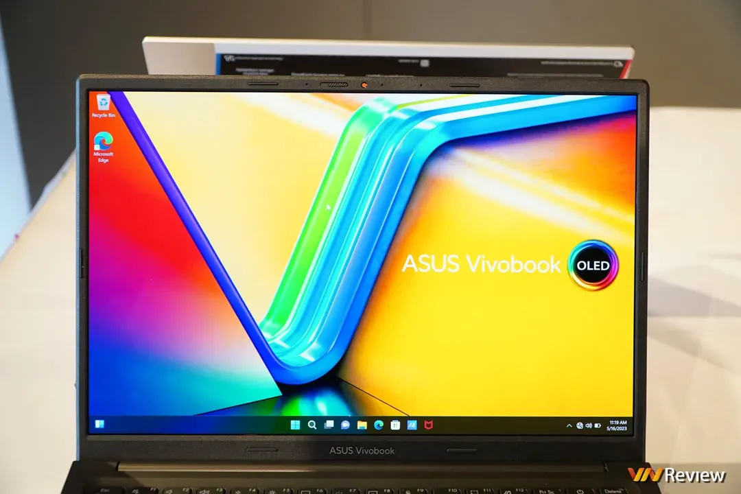 Trên tay ASUS Zenbook S13 OLED và Vivoook 14X OLED:  bộ đôi laptop OLED mỏng nhẹ canh tranh MacBook Air, cấu hình cao, giá hấp dẫn Trên tay ASUS Zenbook S13 OLED và Vivoook 14X OLED:  bộ đôi laptop OLED mỏng nhẹ canh tranh MacBook Air, cấu hình cao, giá hấp dẫn