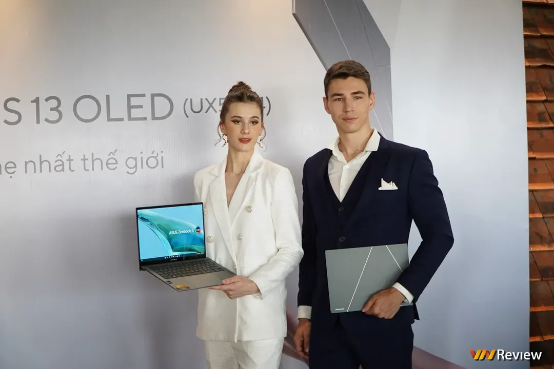 Trên tay ASUS Zenbook S13 OLED và Vivoook 14X OLED:  bộ đôi laptop OLED mỏng nhẹ canh tranh MacBook Air, cấu hình cao, giá hấp dẫn Trên tay ASUS Zenbook S13 OLED và Vivoook 14X OLED:  bộ đôi laptop OLED mỏng nhẹ canh tranh MacBook Air, cấu hình cao, giá hấp dẫn