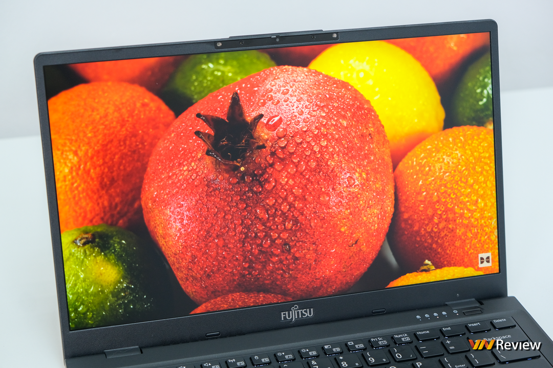 Đánh giá Fujitsu FMV MH 14”: Trợ lý linh hoạt cho những ngày bận rộn Đánh giá Fujitsu FMV MH 14”: Trợ lý linh hoạt cho những ngày bận rộn