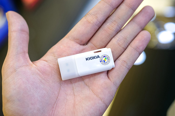 “Điểm danh” top 5 ổ flash USB đáp ứng tiêu chí “ngon, bổ, rẻ” đáng mua nhất thời điểm hiện tại “Điểm danh” top 5 ổ flash USB đáp ứng tiêu chí “ngon, bổ, rẻ” đáng mua nhất thời điểm hiện tại