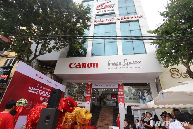 Canon cam kết đưa mức giá niêm yết hợp lí nhất cho thị trường Việt Nam sau khi thay đổi nhà phân phối máy ảnh Canon cam kết đưa mức giá niêm yết hợp lí nhất cho thị trường Việt Nam sau khi thay đổi nhà phân phối máy ảnh