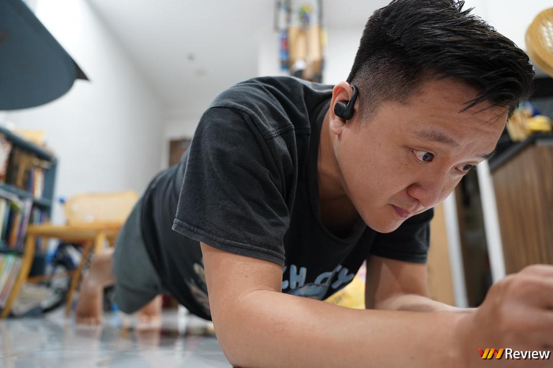 Đánh giá JBL Soundgear Sense: tai nghe thiết kế mở chuẩn bài cho người thích thể thao, yêu âm nhạc Đánh giá JBL Soundgear Sense: tai nghe thiết kế mở chuẩn bài cho người thích thể thao, yêu âm nhạc